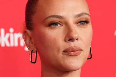 Scarlett Johansson holokauszttúlélők történeteit meséli el első rendezésében