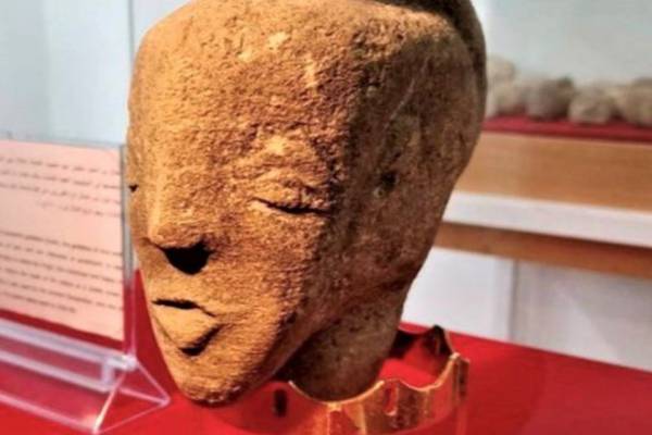 4500 éves szoborfejet talált egy földműves