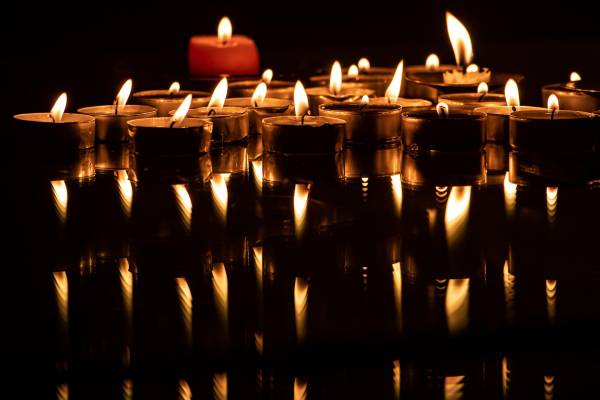 Hódes Tov! Köszöntjük kiszlév fényben tündöklő hónapját