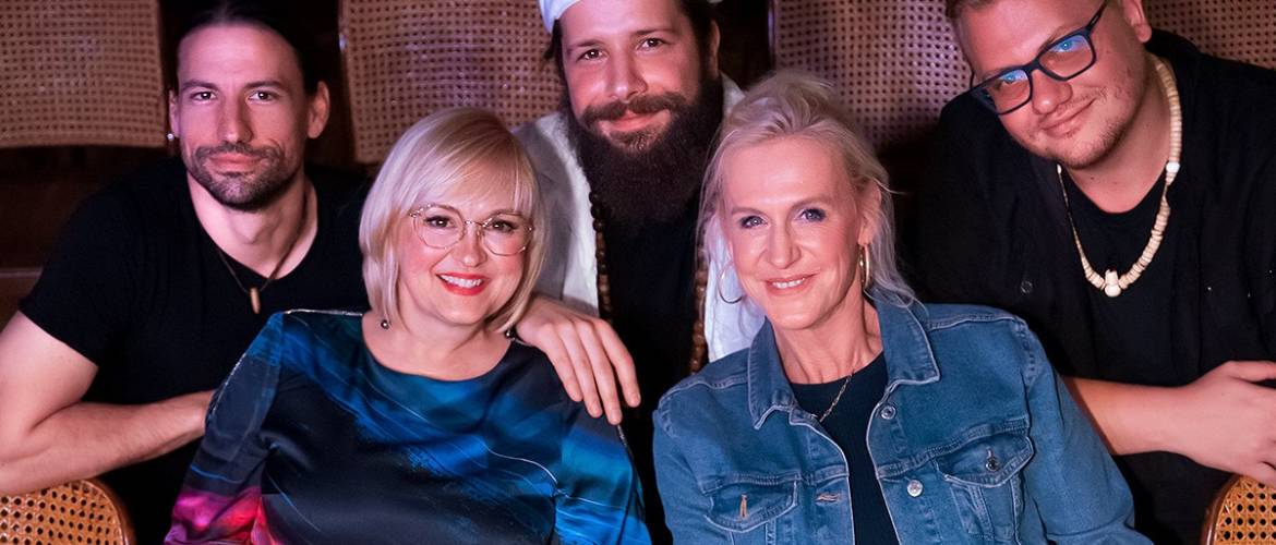 Mindent a rímhányó Romhányiról, avagy turnéra indul Az aduász