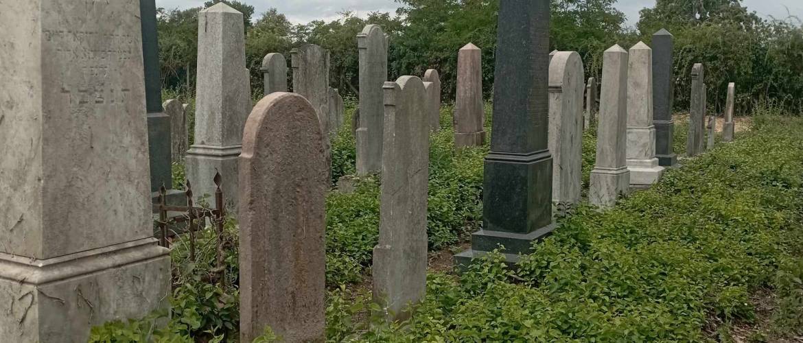 Megszépült a gádorosi és a szentesi zsidó temető