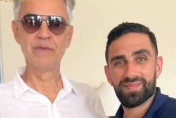 Megrendítő látogatás: Andrea Bocelli otthonában látta vendégül a volt izraeli túszt