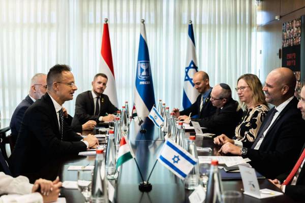 Szijjártó Péter Izraelben, az Antiszemitizmus elleni konferencián