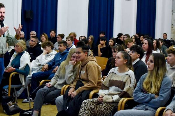 Szakmai Nap a Goldmark teremben – gyakorlati tudás a BZSH Külkereskedelmi Technikum diákjainak