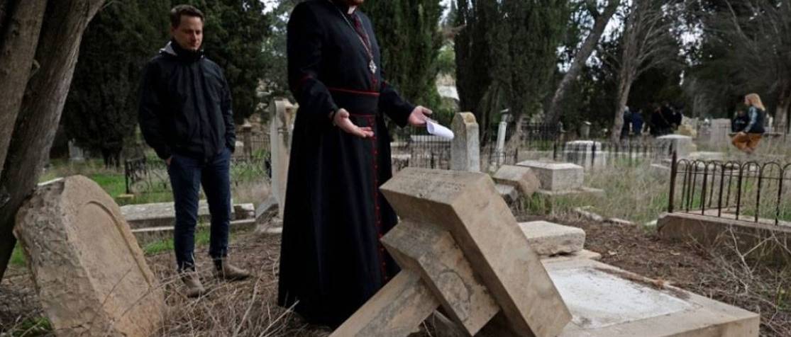 Elfogták a jeruzsálemi keresztény temető tizenéves zsidó sírrongálóit