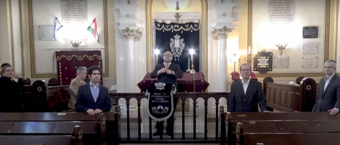 A Rabbiképzőből köszöntötték kántoraink és Verő Tamás főrabbi az idei purimot (videó)
