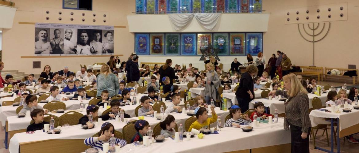 Közös szombatköszöntés a Scheiber Iskolában