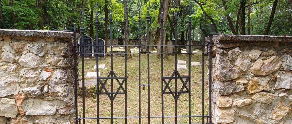 A felsőgallai zsidó temetőt felvették a Tatabányai Értéktárba