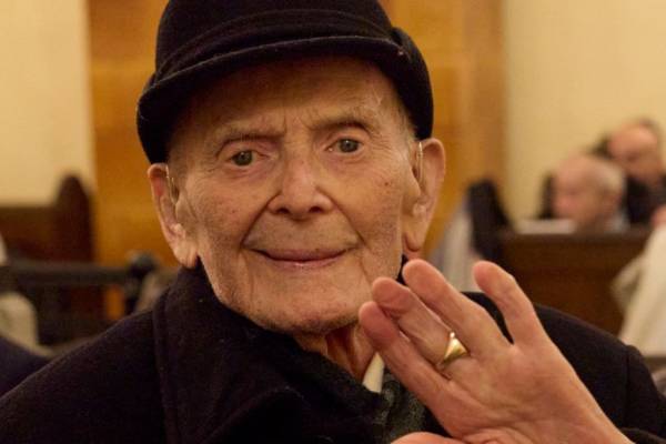 Mazel tov! Vértes György holokauszttúlélőt ünnepelték 100. születésnapján Gyöngyösön