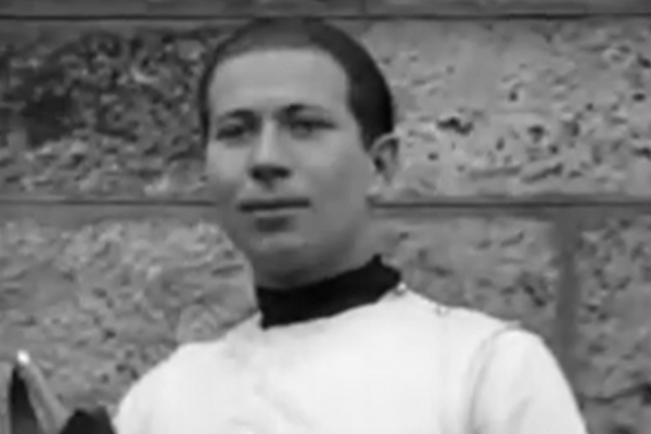 Megemlékezés Petschauer Attila olimpiai bajnok botlatókövénél