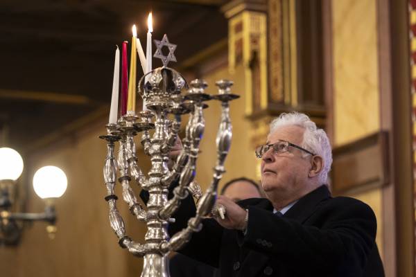 Mazsihisz elnök: Együtt képesek vagyunk növelni a világosságot