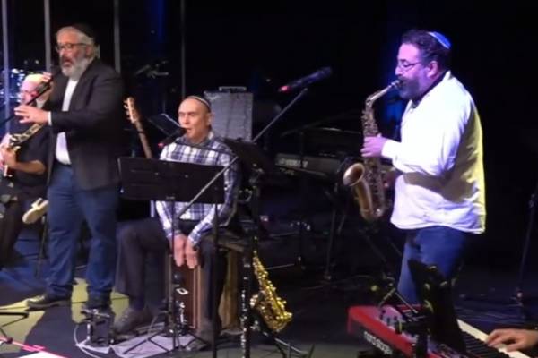 Zenemúzeum a csillagok alatt – Ábrahám fiai koncert a Múzeumok Éjszakáján