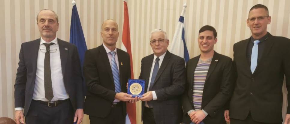 A Keren Kajemet Leiszráél delegációja a Mazsihisz elnökénél