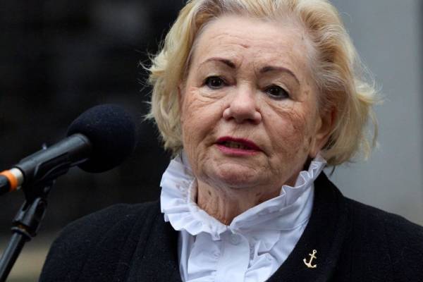 Megemlékezés és holokauszt-emlékmű avatás a Liszt Ferenc téren