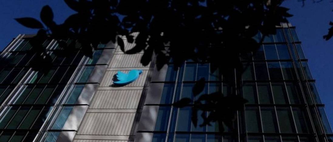 Antiszemita és holokauszt tagadó tartalmak miatt beperelték a Twittert