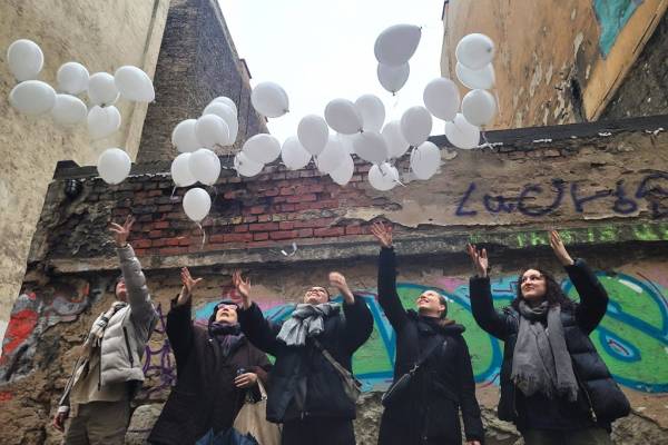 Emlékezés élőlánccal és léggömbökkel a budapesti gettó felszabadítására