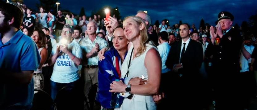 Megemlékezést tartottak Sydneyben a Bondi Beach-i terrortámadás áldozataiért
