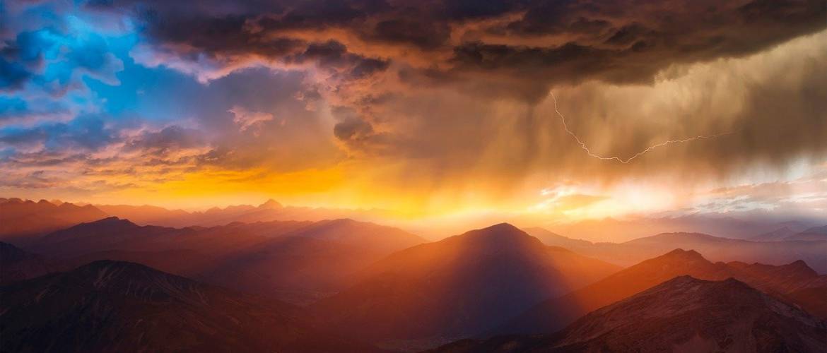 Itt van tévét hónap – hódes tov minden kedves hittestvérünknek!