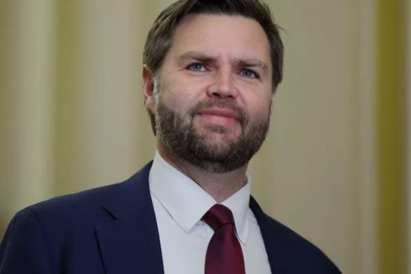 Az amerikai alelnök keményen reagált a feleségét ért rasszista és politikai támadásokra