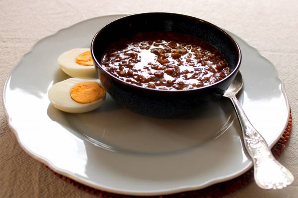 Téli lélekmelengető: Közel-keleti fűszeres lencsesólet Rubin Esztertől