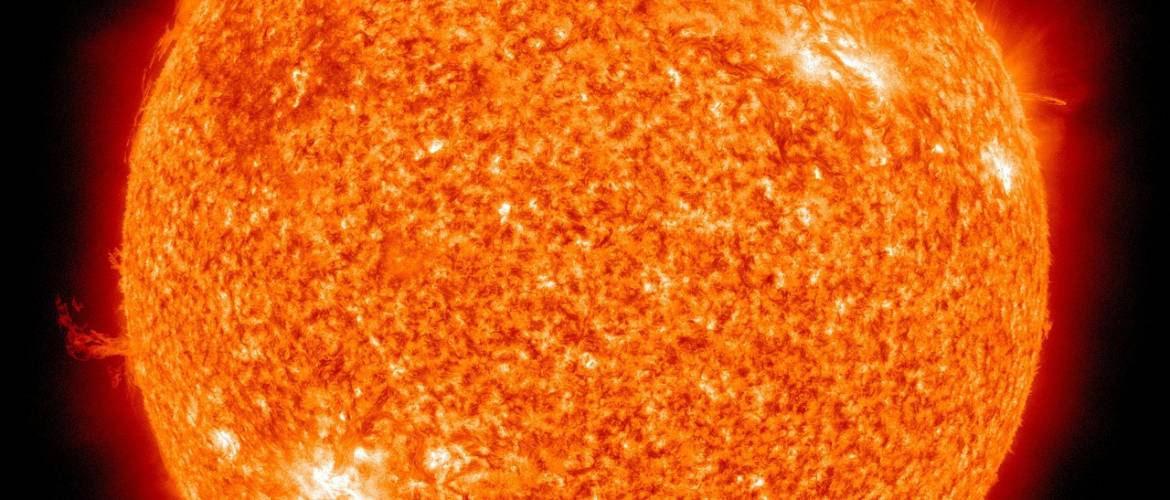 Itt van támuz hónap – hódes tov!