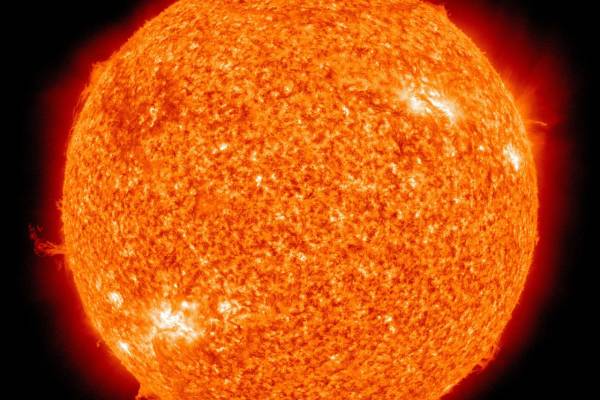 Itt van támuz hónap – hódes tov!