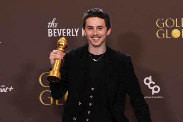 Meghívó premier előtti filmvetítésre: Marty Supreme – Timothée Chalamet és Röhrig Géza a mozivásznon