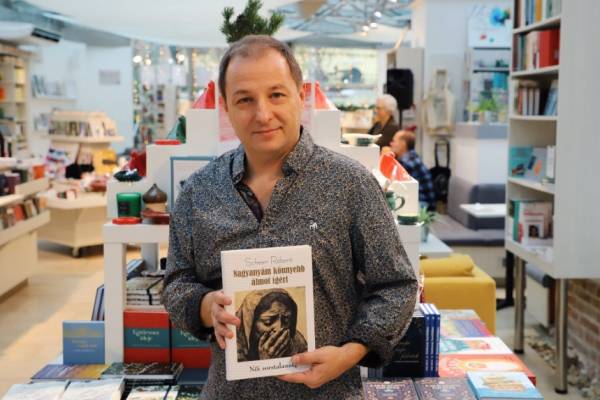 Az anyanyelv hazavár: Beszélgetés Scheer Róberttel, a Tel-Aviv macskája szerzőjével