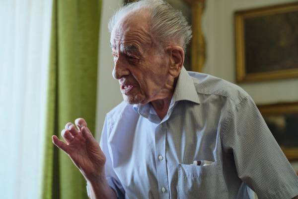 „És Mózes, akit nem ismertek fel, végignézett mindent..."