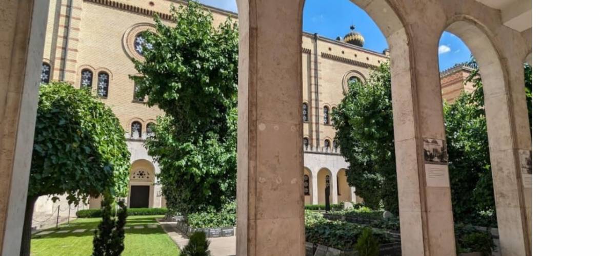 Ajánlattételi felhívás – Dohány utcai árkádsor pilléreinek statikai megerősítése és kőburkolat-felújítás