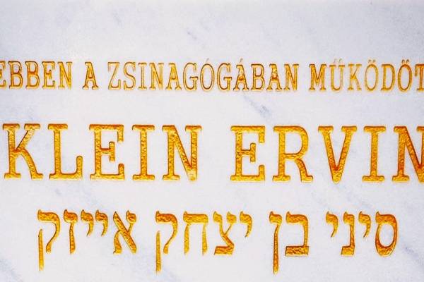 Emléktáblát állítottak Klein Ervin főkántor tiszteletére