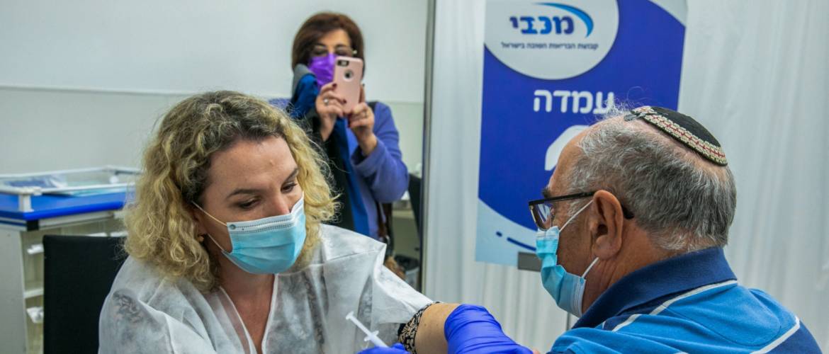 Izrael: július óta először csökkent száz alá a súlyos Covid-betegek száma
