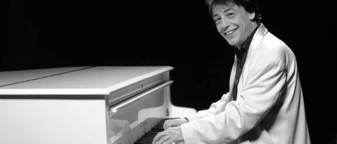 „Néha én magam is elsírom magam a saját soraimon” – Búcsú Fenyő Miklóstól