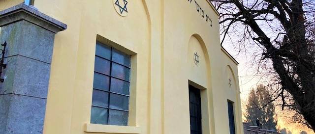 Felújították a siklósi zsidó temető halottasházát és kerítését