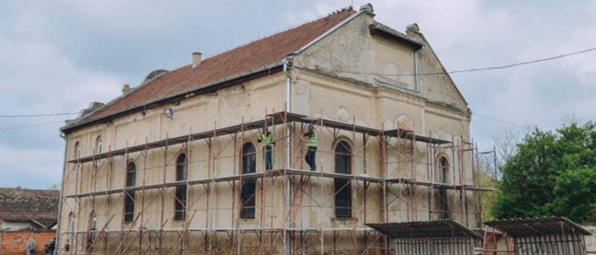 Határon túl: felújítják a kis zsinagógát Zentán