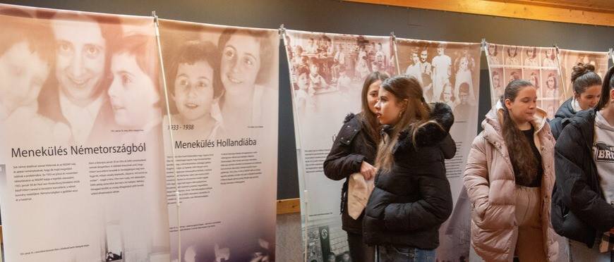 „Ha az lehetek, aki vagyok” – Anne Frank vándorkiállítás Nagykanizsán