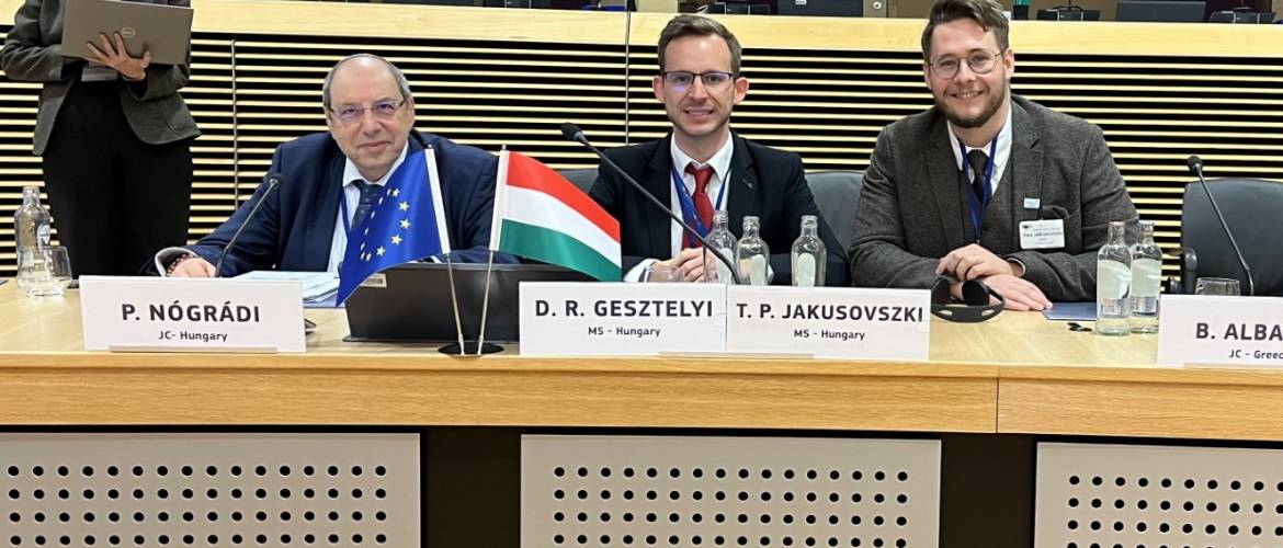 Tragikus helyzet: Ellenséges közhangulat, összeesküvés-elméletek,  holokauszt-relativizálás