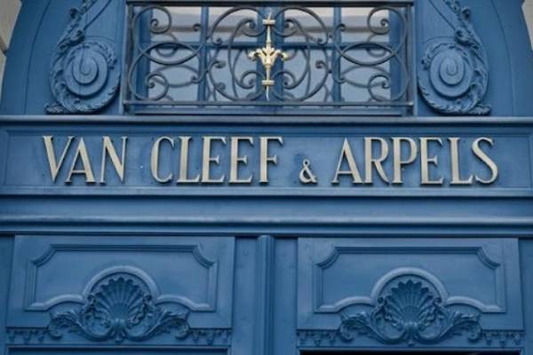 Csillogás és üldöztetés – A Van Cleef & Arpels zsidó története