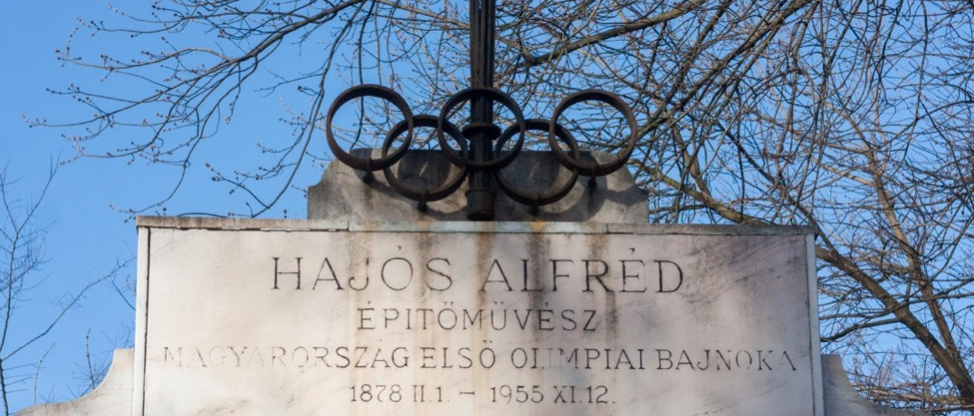 Hajós Alfréd síremléke eredeti állapotában újul meg