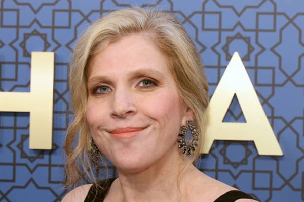 Tragédia Athénban: elhunyt Dana Eden, a „Teherán” sorozat alkotója