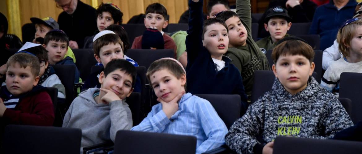 A Scheiber alsósai a Rumbachban köszöntötték a szombatot