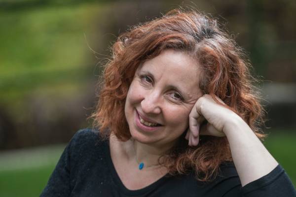 Ma 60 éves Fritz Zsuzsa, „Frici”, a Bálint Ház legendás igazgatója, a magyar zsidó közösségi élet meghatározó alakja