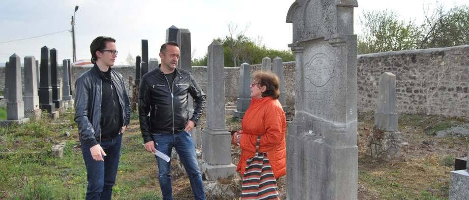 Felújították a tapolcai zsidó temető 300 méter hosszú kőkerítését