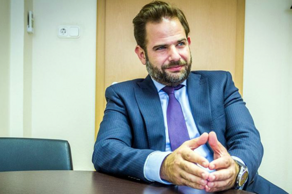 Ahol a tudás kapukat nyit – A BZSH Külkereskedelmi Technikum túlmutat az iskolapadon