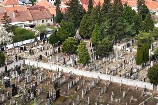 Dokumentumfilm készül a szombathelyi zsidó temetőről