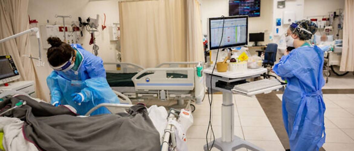 Végre egy jó hír: kevesebb embert kell lélegeztetni, gyorsabban jönnek ki a kórházból az omikronos betegek