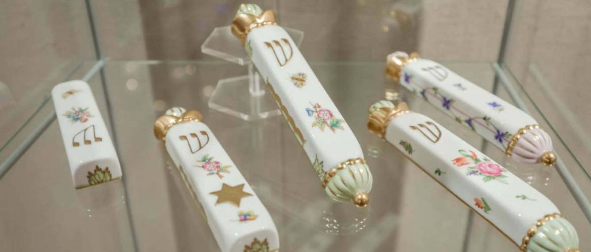 Hétköznapi és ünnepi tárgyak a herendi porcelánok zalaegerszegi kiállításán