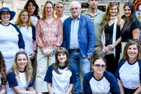 Nyitott szívvel a Szigeten – egy hét a JMPoint sátrában