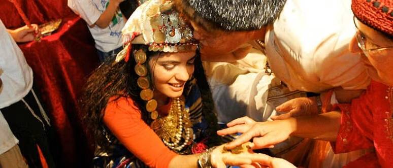 Henna a zsidó esküvőkön? – Egy virágzó szefárd hagyomány