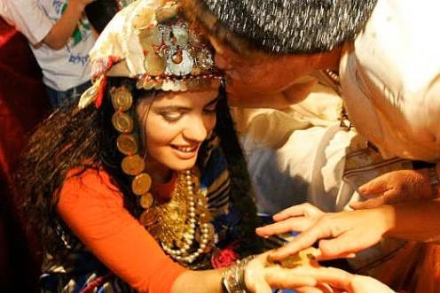 Henna a zsidó esküvőkön? – Egy virágzó szefárd hagyomány